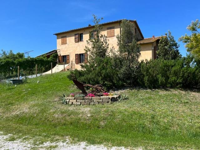 Bed And Breakfast Casale Del Sole Castellina Marittima Eksteriør bilde