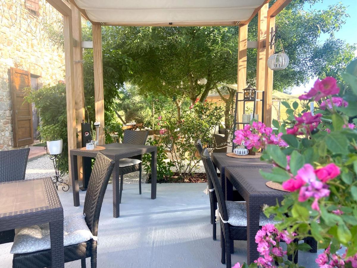 Bed And Breakfast Casale Del Sole Castellina Marittima Eksteriør bilde