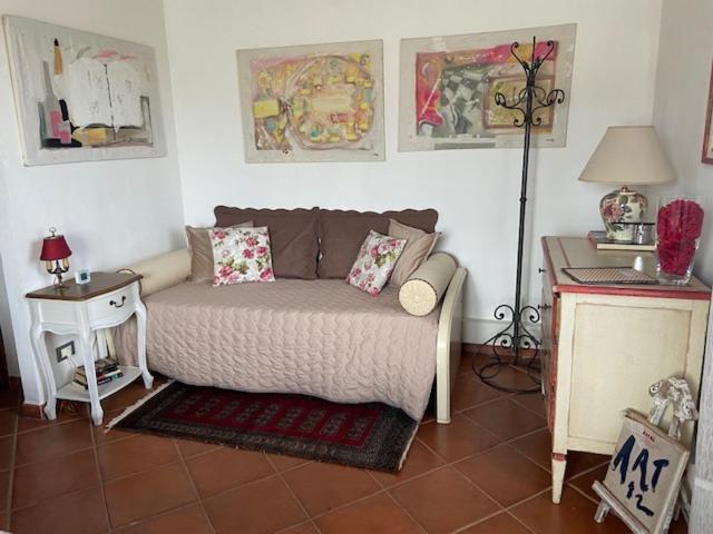 Bed And Breakfast Casale Del Sole Castellina Marittima Eksteriør bilde